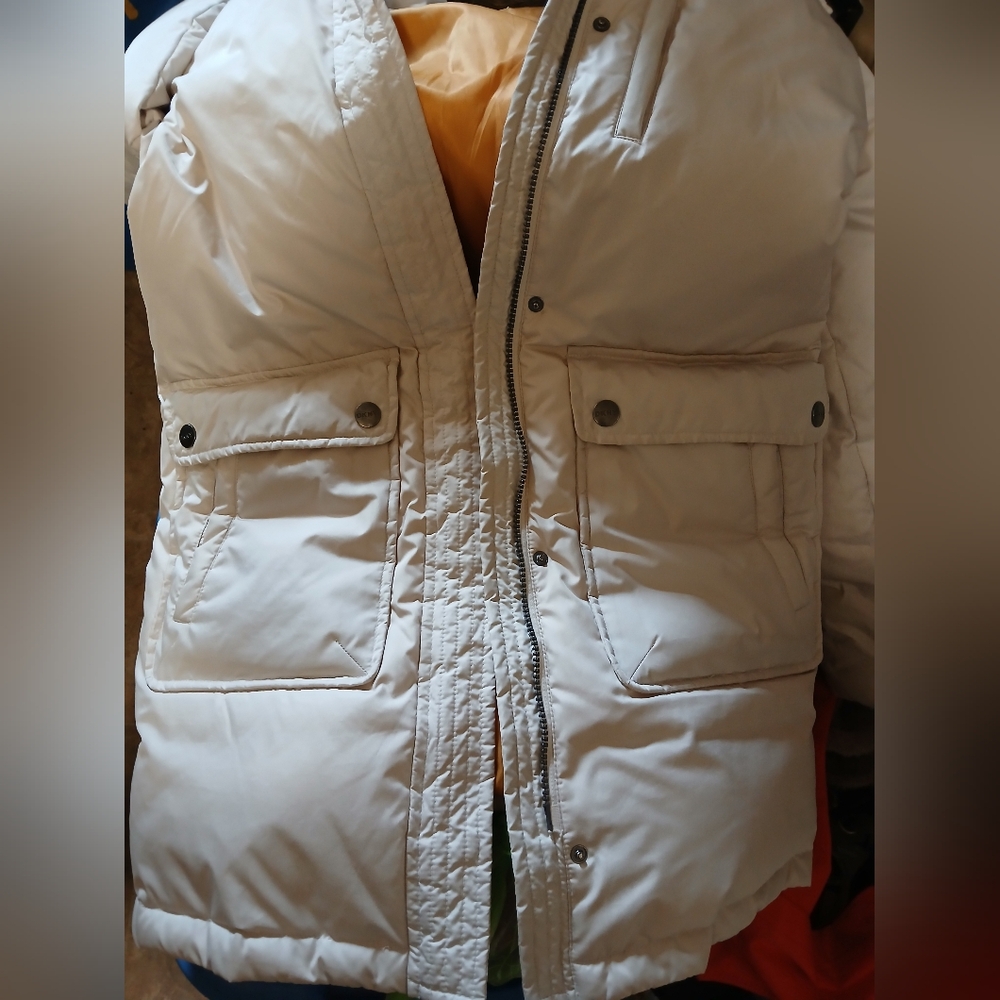 DKNY Cream Puffer Jacket with Fur Trim- Womans Size Small Oversized For Comfort. - Picture 3 of 17
